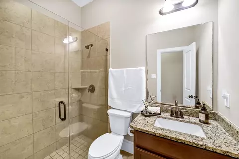 Bath - 10322 Hatcher Dr, Katy, TX 77494 photo 3 of 5