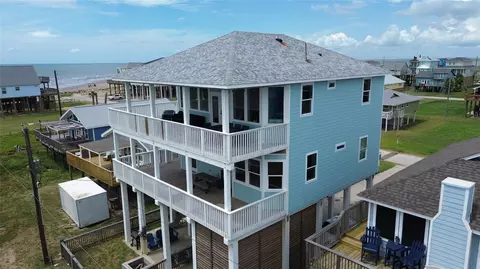 12914 Jolly Roger Dr, Freeport, TX 77541