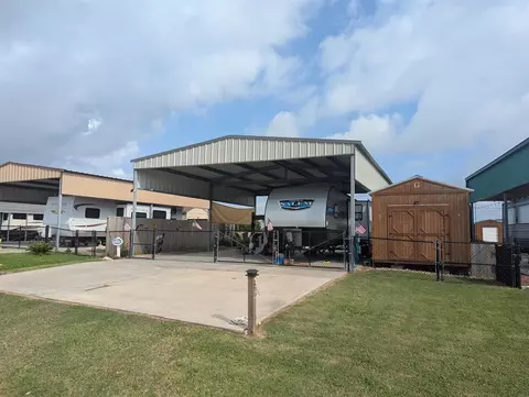 1815 Honeysuckle, Crystal Beach, TX 77650