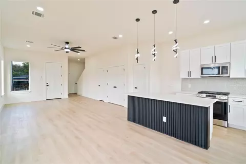 3212 Retta St, Houston, TX 77026