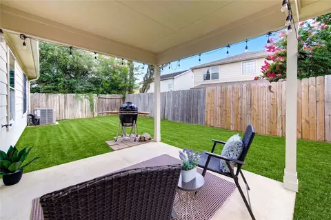 Exterior - 3010 E Legends Bend Dr, Spring, TX 77386 photo 7 of 10
