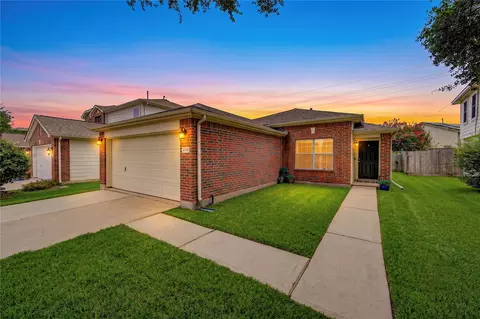 Exterior - 3010 E Legends Bend Dr, Spring, TX 77386 photo 2 of 10