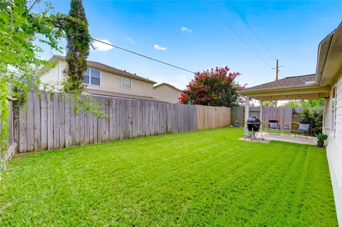 Exterior - 3010 E Legends Bend Dr, Spring, TX 77386 photo 4 of 10