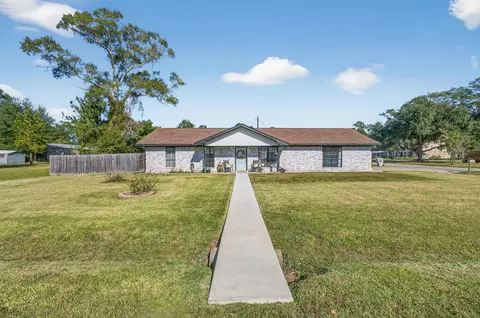 355 County Road 761, Buna, TX 77612