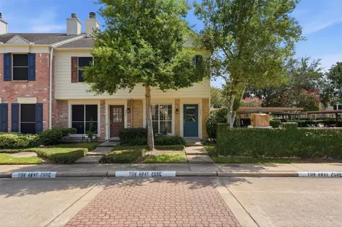 2808 Grants Lake Blvd #304, Sugar Land, TX 77479