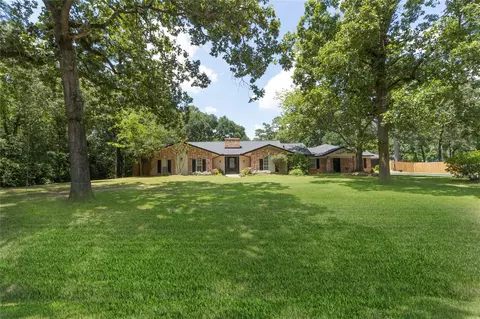 1401 Magnolia Ln, Kingwood, TX 77339