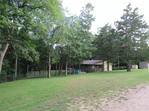 9491 Rocky Rd, Bellville, TX 77418