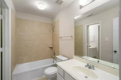 Bath - 43 N Scribewood Cir, Spring, TX 77382 photo 4 of 4