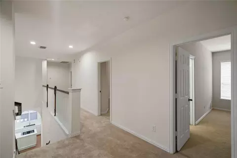 Entry Way - 43 N Scribewood Cir, Spring, TX 77382 photo 4 of 5