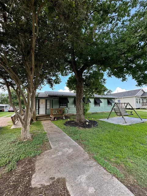 411 411 12 Humphrey Ave, Palacios, TX 77465