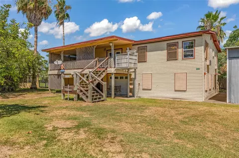 1115 W Canal Dr, Crystal Beach, TX 77650