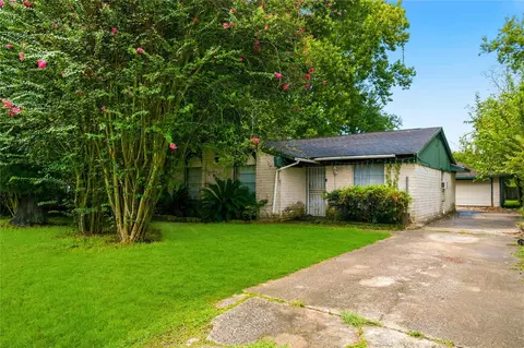 6929 Hoffman St, Houston, TX 77028