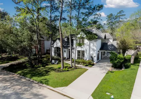27 Wingspan Dr, The Woodlands, TX 77381