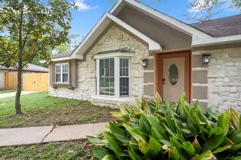 Exterior - 25311 Stone Mill Ln, Spring, TX 77373 photo 3 of 8