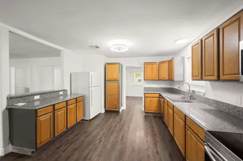 Kitchen - 25311 Stone Mill Ln, Spring, TX 77373 photo 2 of 4