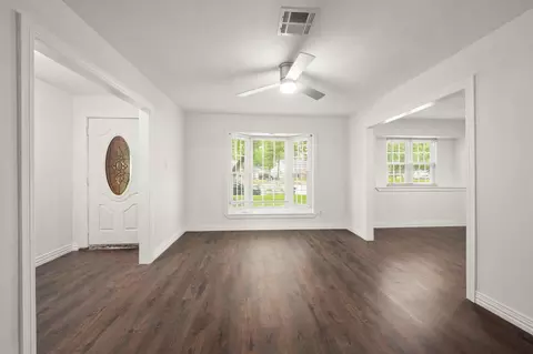 Living - 25311 Stone Mill Ln, Spring, TX 77373 photo 2 of 8