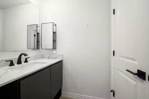 Bath - 25311 Stone Mill Ln, Spring, TX 77373 photo 3 of 3