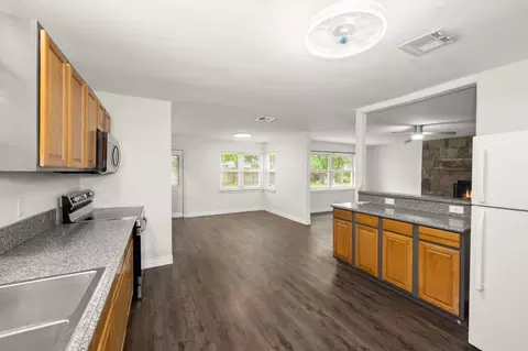 Kitchen - 25311 Stone Mill Ln, Spring, TX 77373 photo 4 of 4