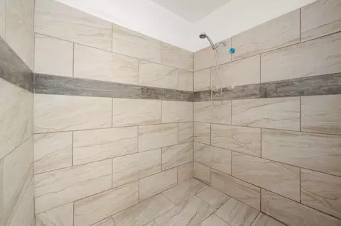Bath - 25311 Stone Mill Ln, Spring, TX 77373 photo 2 of 3