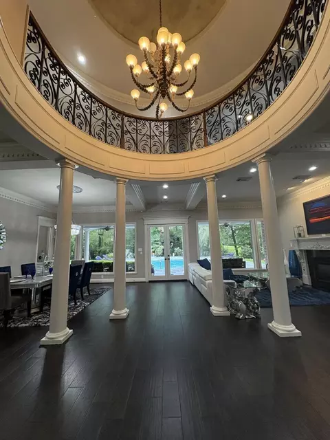 35 N Regent Oak, Spring, TX 77381