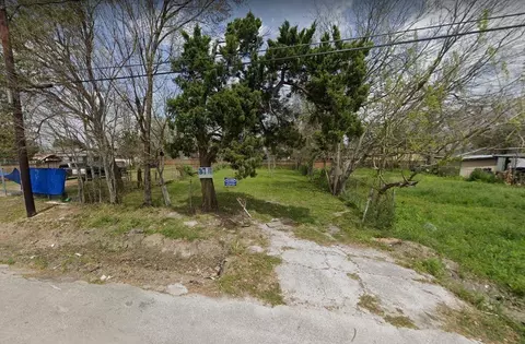 3707 Courtney St, Houston, TX 77026