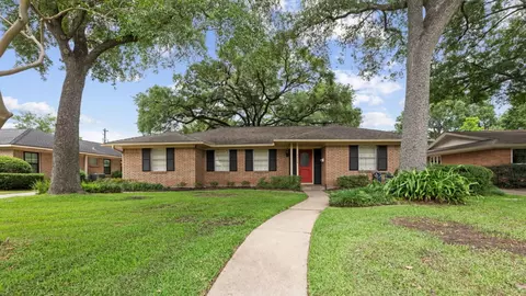 4510 Creekbend Dr, Houston, TX 77035
