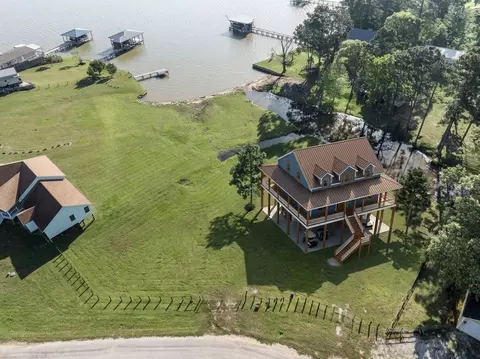 500 Lagoon Dr, Point Blank, TX 77364