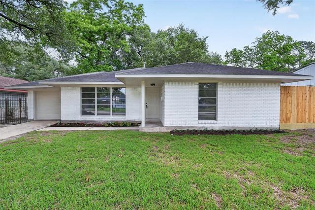 4106 Woodshire St, Houston, TX 77025