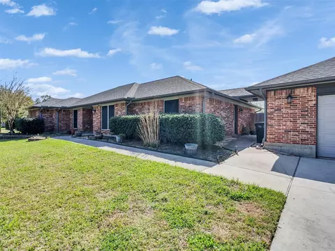 5036 Singletary Rd, Alvin, TX 77511