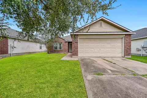 9022 Amberjack Dr, Texas City, TX 77591