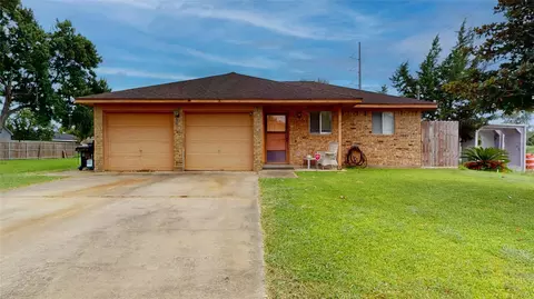 3902 Victoria Ave, Dickinson, TX 77539