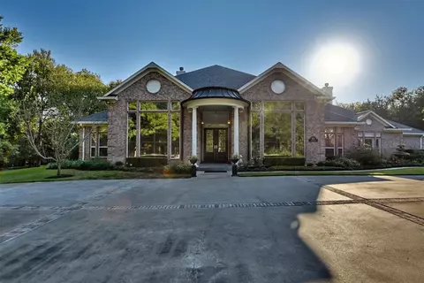 851 Elm Dr, Brenham, TX 77833