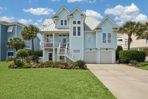 13839 Windlass Cir, Galveston, TX 77554