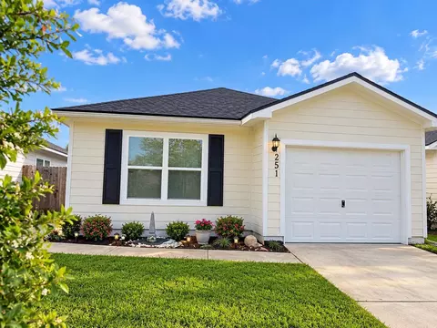 12551 Hammill Path Dr, Houston, TX 77066