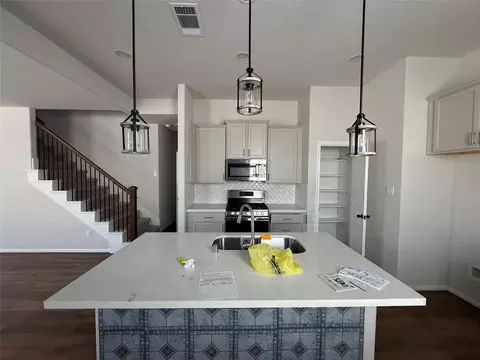 Kitchen - 414 Alex Arbor Way, Conroe, TX 77301 photo 2 of 2