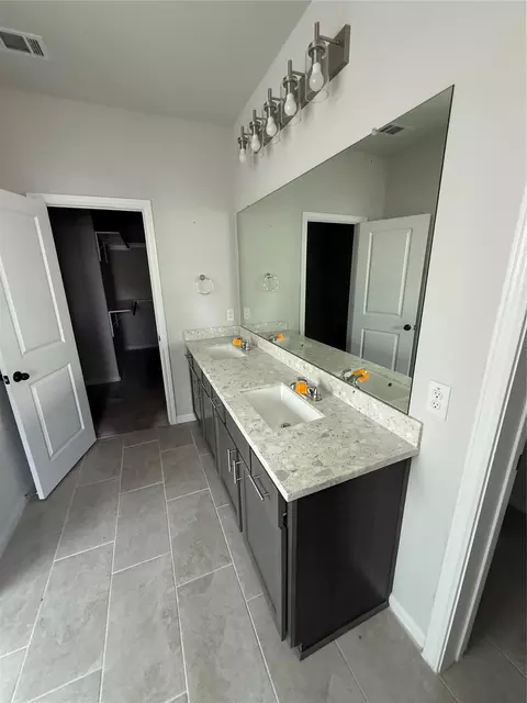 Bath - 414 Alex Arbor Way, Conroe, TX 77301 photo 3 of 7