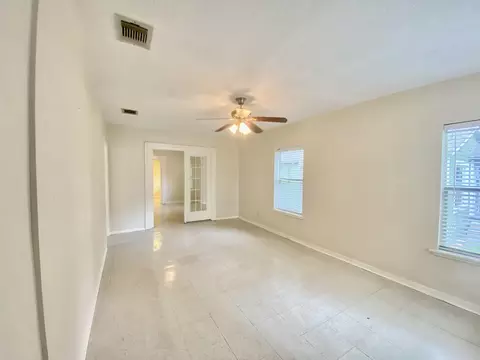 Living - 326 Noble St, Spring, TX 77373 photo 2 of 8