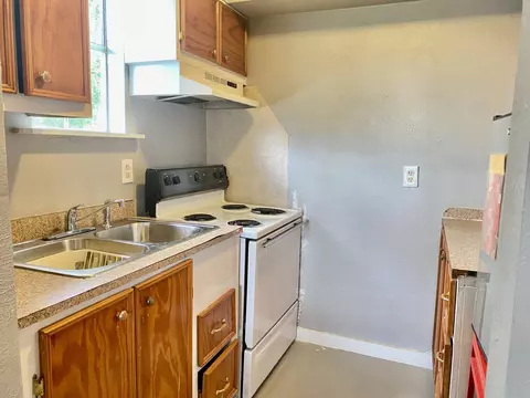 Kitchen - 326 Noble St, Spring, TX 77373 photo 5 of 5