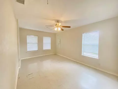 Living - 326 Noble St, Spring, TX 77373 photo 5 of 8