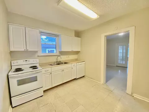 Kitchen - 326 Noble St, Spring, TX 77373 photo 2 of 5