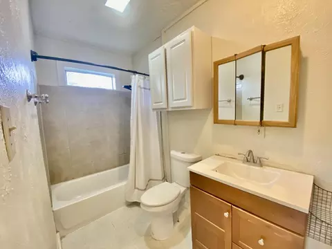 Bath - 326 Noble St, Spring, TX 77373 photo 1 of 2
