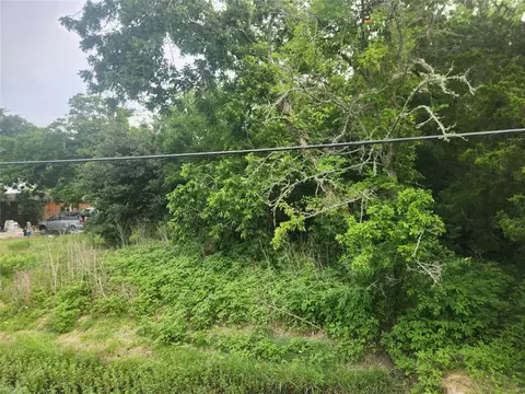 3902 W Cedar Bayou Lynchburg Rd, Baytown, TX 77521