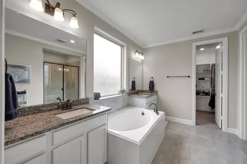 Bath - 4206 Grand Oaks Wind, Spring, TX 77386 photo 2 of 6
