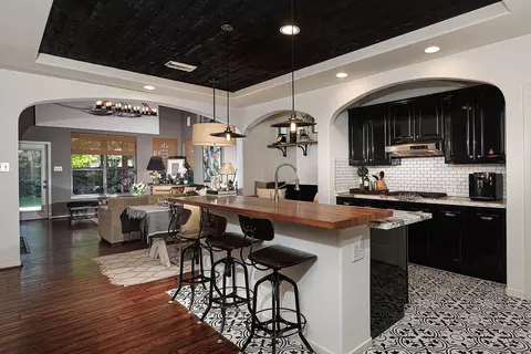 63 Douvaine, The Woodlands, TX 77382