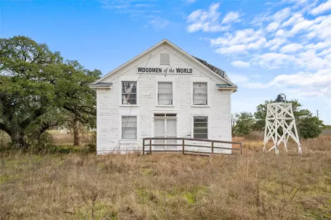 000 Third St, Muldoon, TX 78949