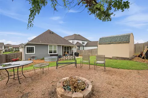 Exterior - 915 Farm Path, Brenham, TX 77833 photo 4 of 5
