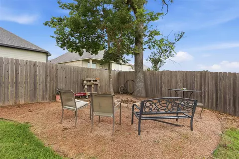 Exterior - 915 Farm Path, Brenham, TX 77833 photo 5 of 5