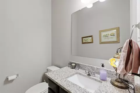 Bath - 915 Farm Path, Brenham, TX 77833 photo 1 of 2