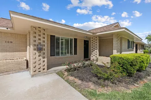 1214 W 31st St, Houston, TX 77018