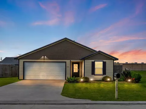 705 Flycatcher Dr, Palacios, TX 77465